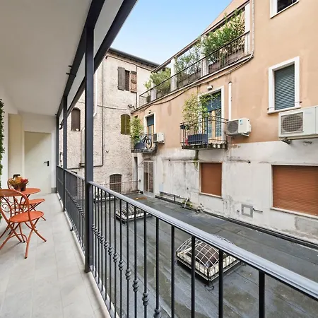 Casa Elena Al Balcone Di Giulietta - Charme And Style 아파트 *